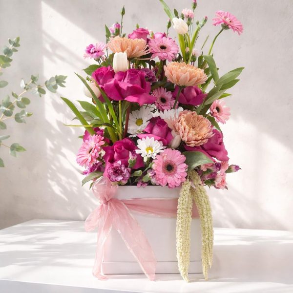 Arreglo Floral Rosado con Flores Mixtas