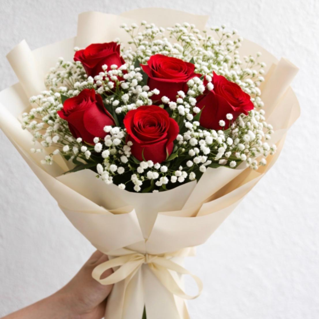 Tierna ramo con 5 rosas rojas